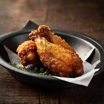 Chicken Wings - Crispy deep-fried chicken wings with special spices